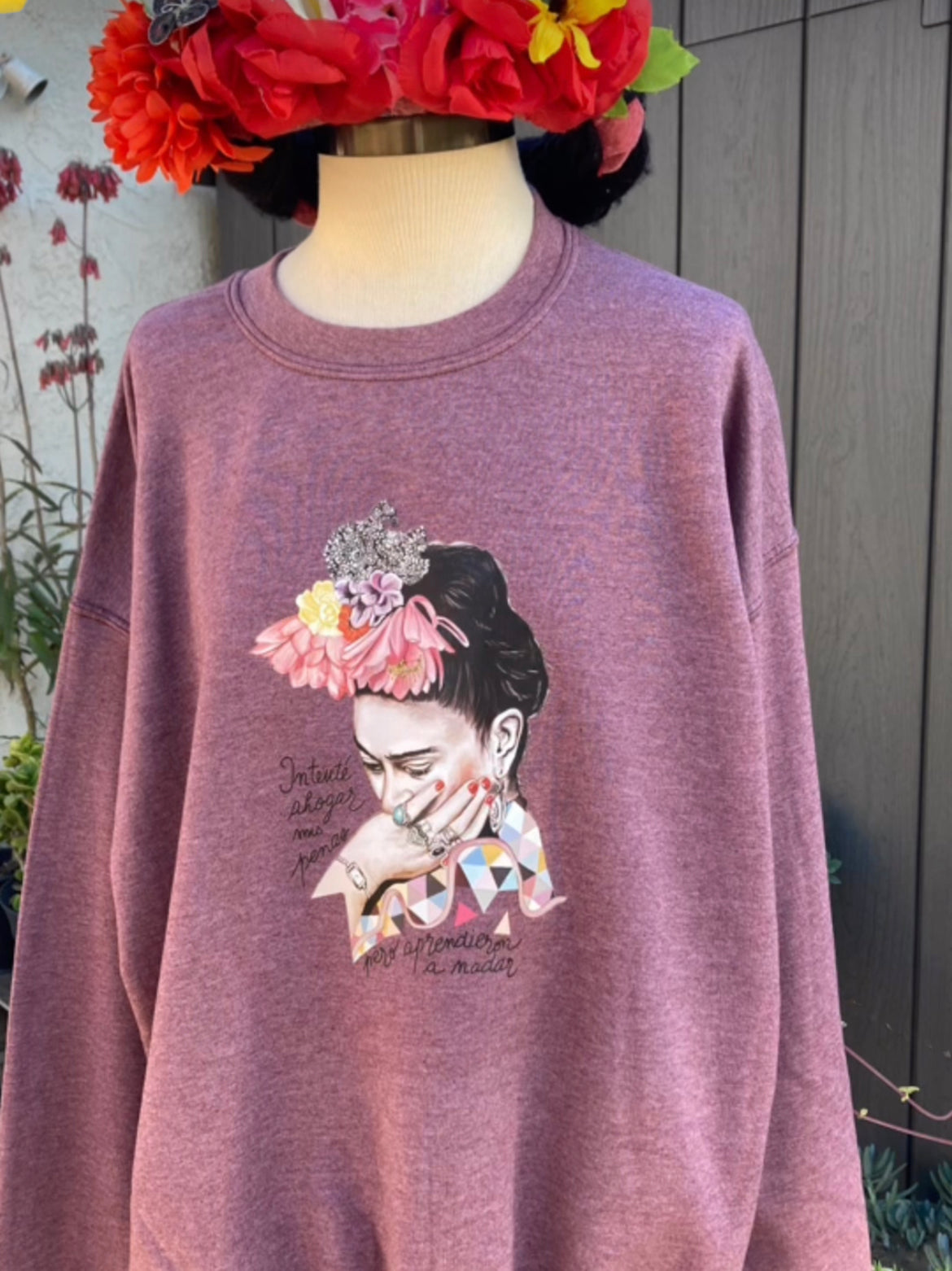 Thinking Frida crewneck