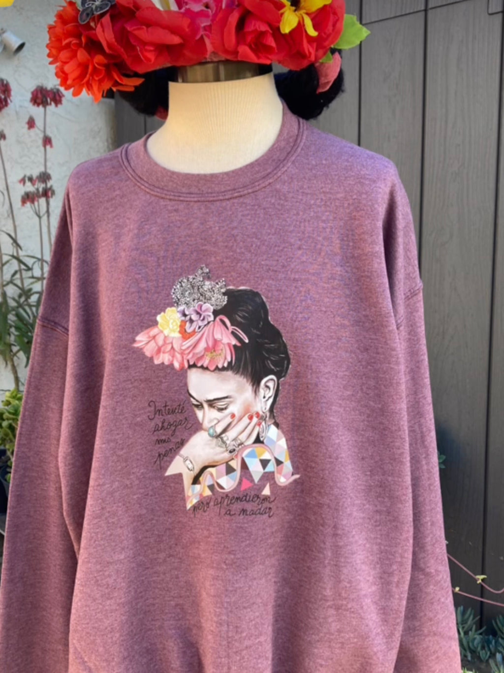 Thinking Frida crewneck